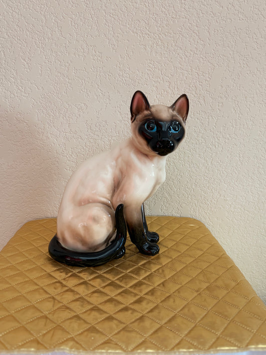 Figurine - Siamese Cat