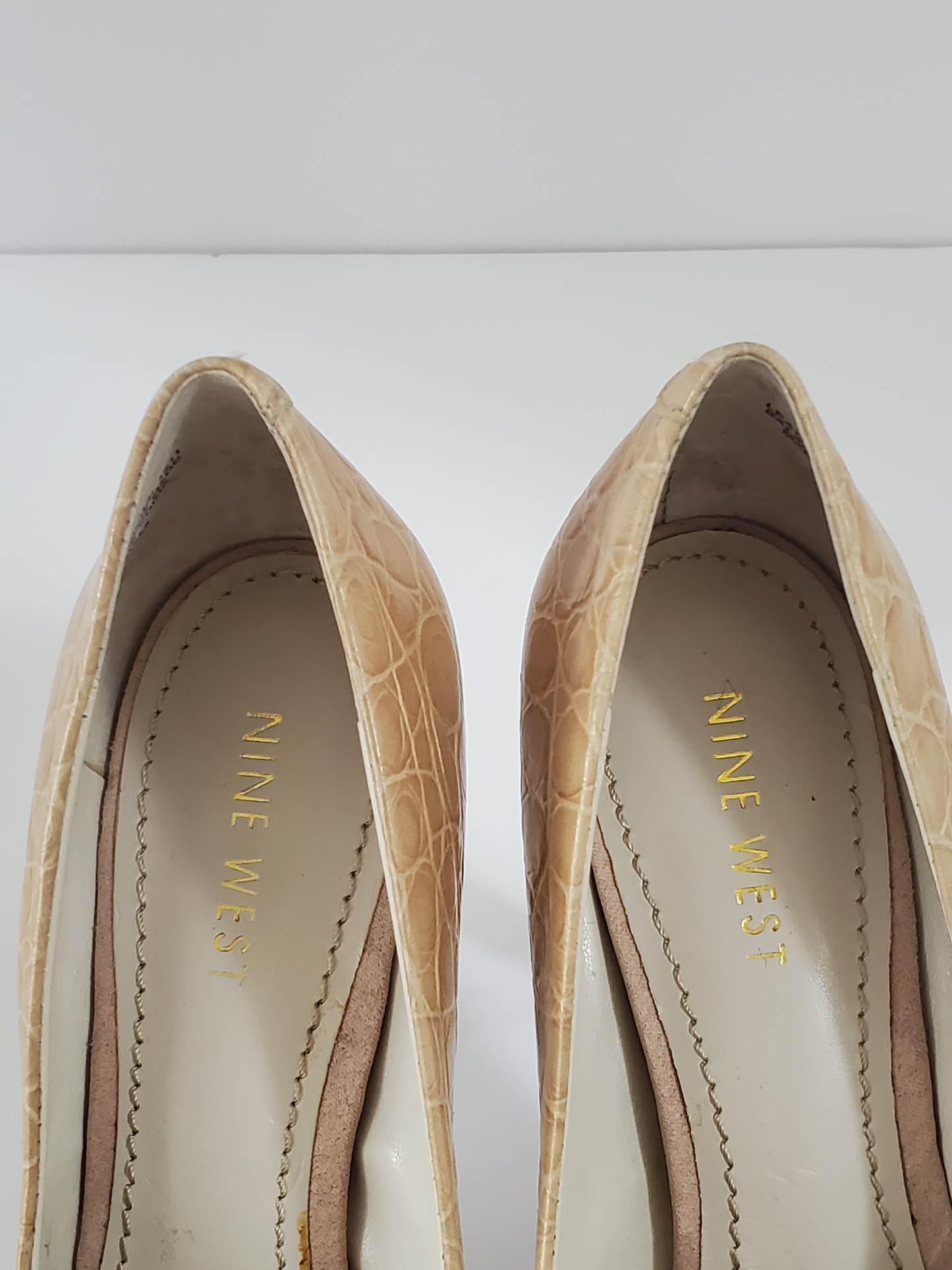 Round-Toe Shoes Tan Color Embossed Design Approx 4” Heel New-Never Worn