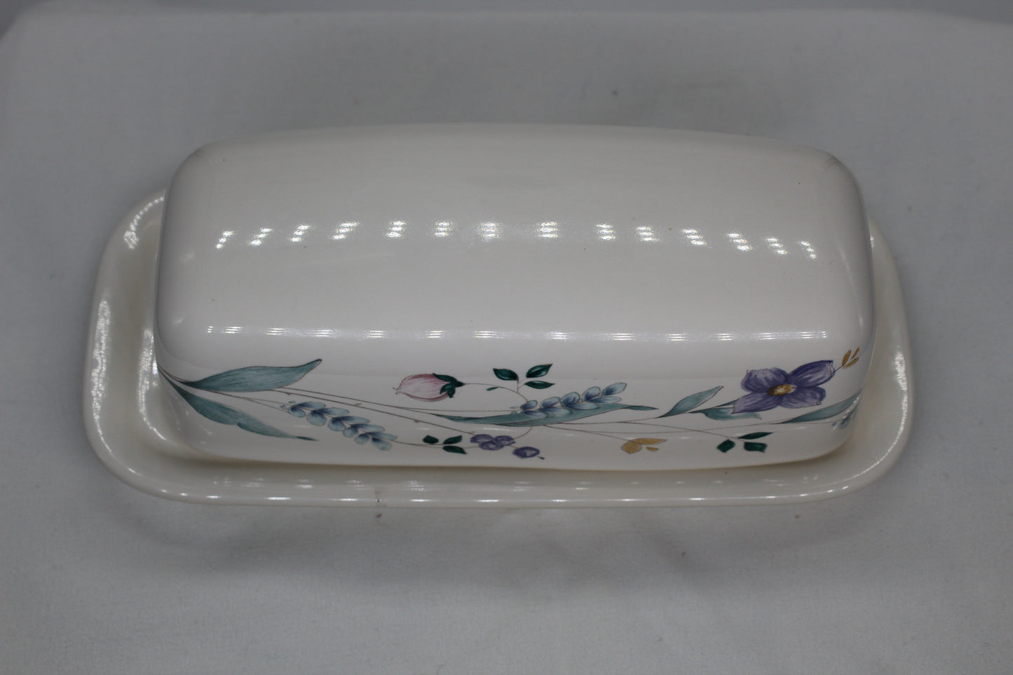 April Pattern - White Background with Floral Design Stoneware Composition Top Approx: 5.5” x 2” Bottom Approx: 7” x 3”