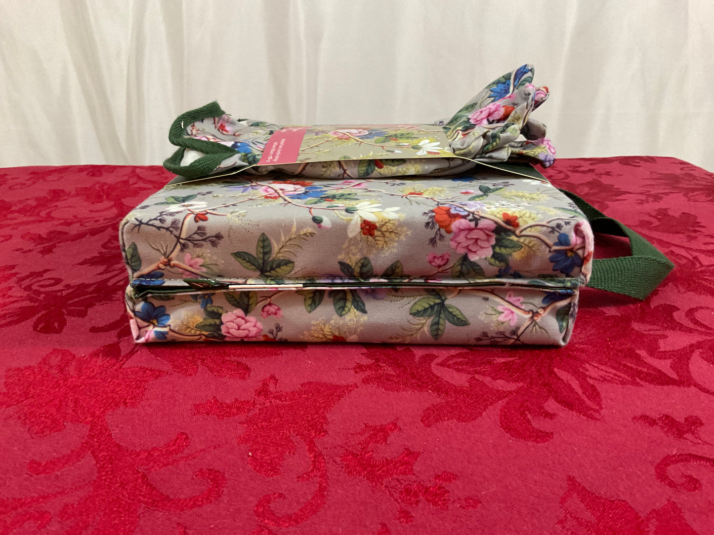 V&A Garden Kneeler and Potting Gloves