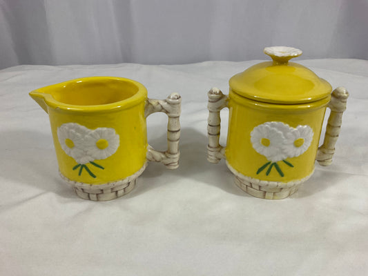 Creamer and Sugar Set - Yellow With White Daisy