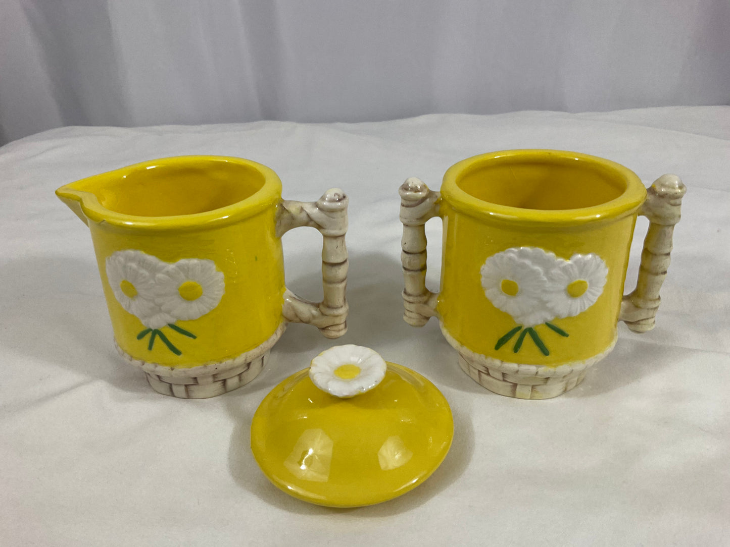 Creamer and Sugar Set - Yellow With White Daisy