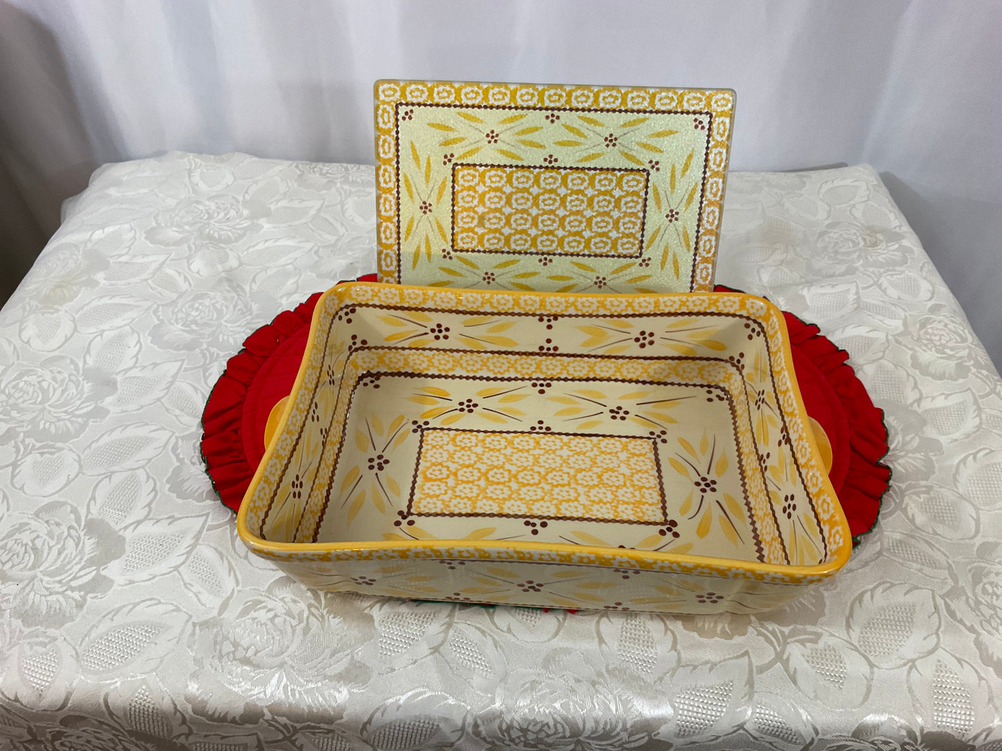 Temp-tations -Casserole Dish & Trivet Set