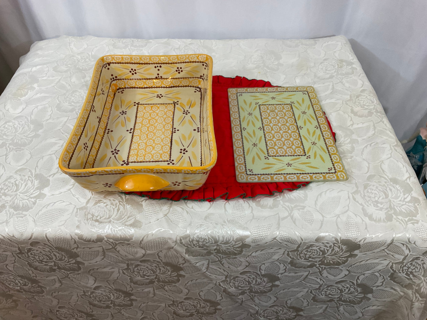 Temp-tations -Casserole Dish & Trivet Set