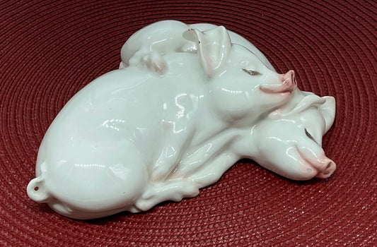 Figurine - Pigs at Rest