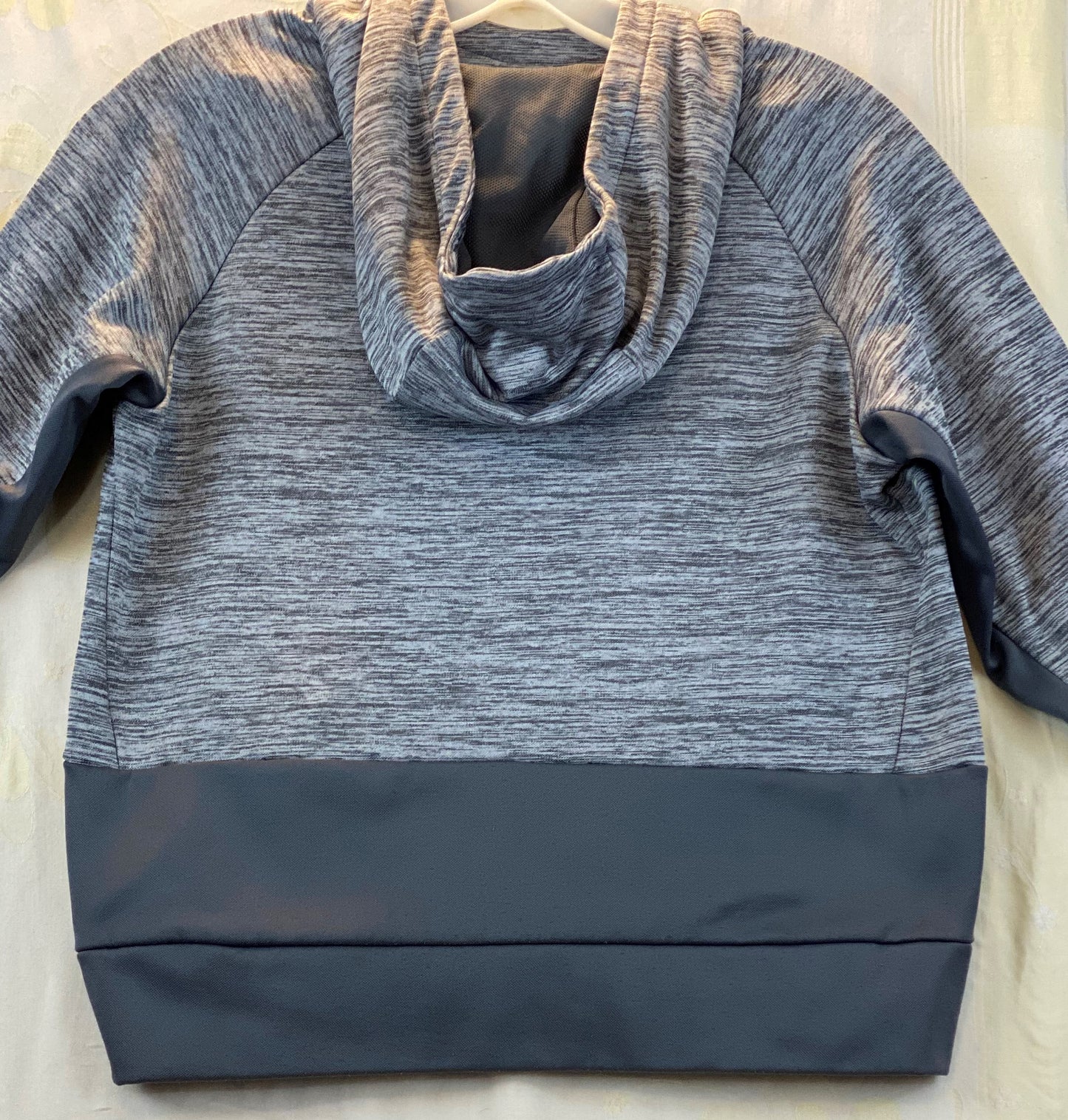 Pre-Owned - Excellent Condition Nike Dri-Fit Pullover Hoodie Large Grey With Purple Nike Logo 22” Shoulder to Bottom; 23” Sleeve; 18” Across Chest