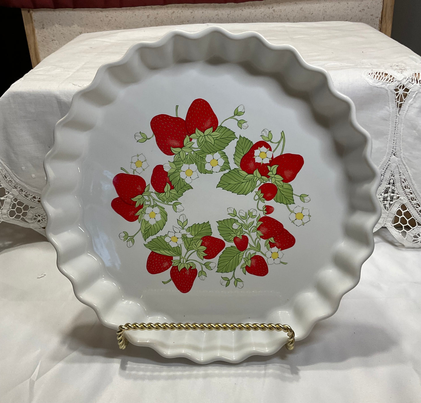 Pie Plate - Strawberry Pattern