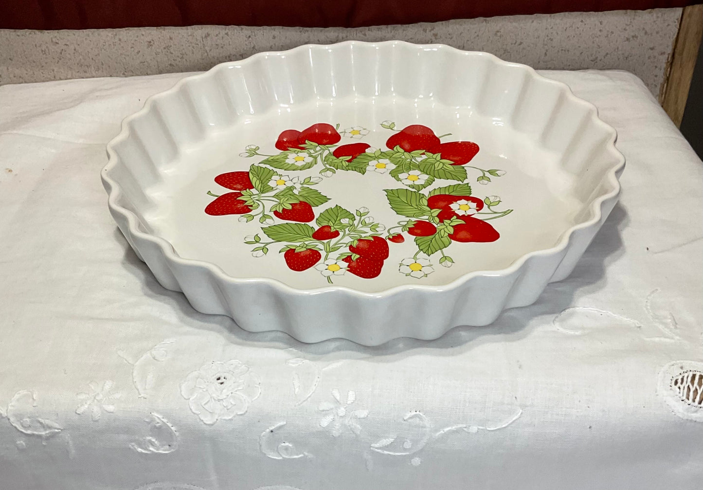 Pie Plate - Strawberry Pattern