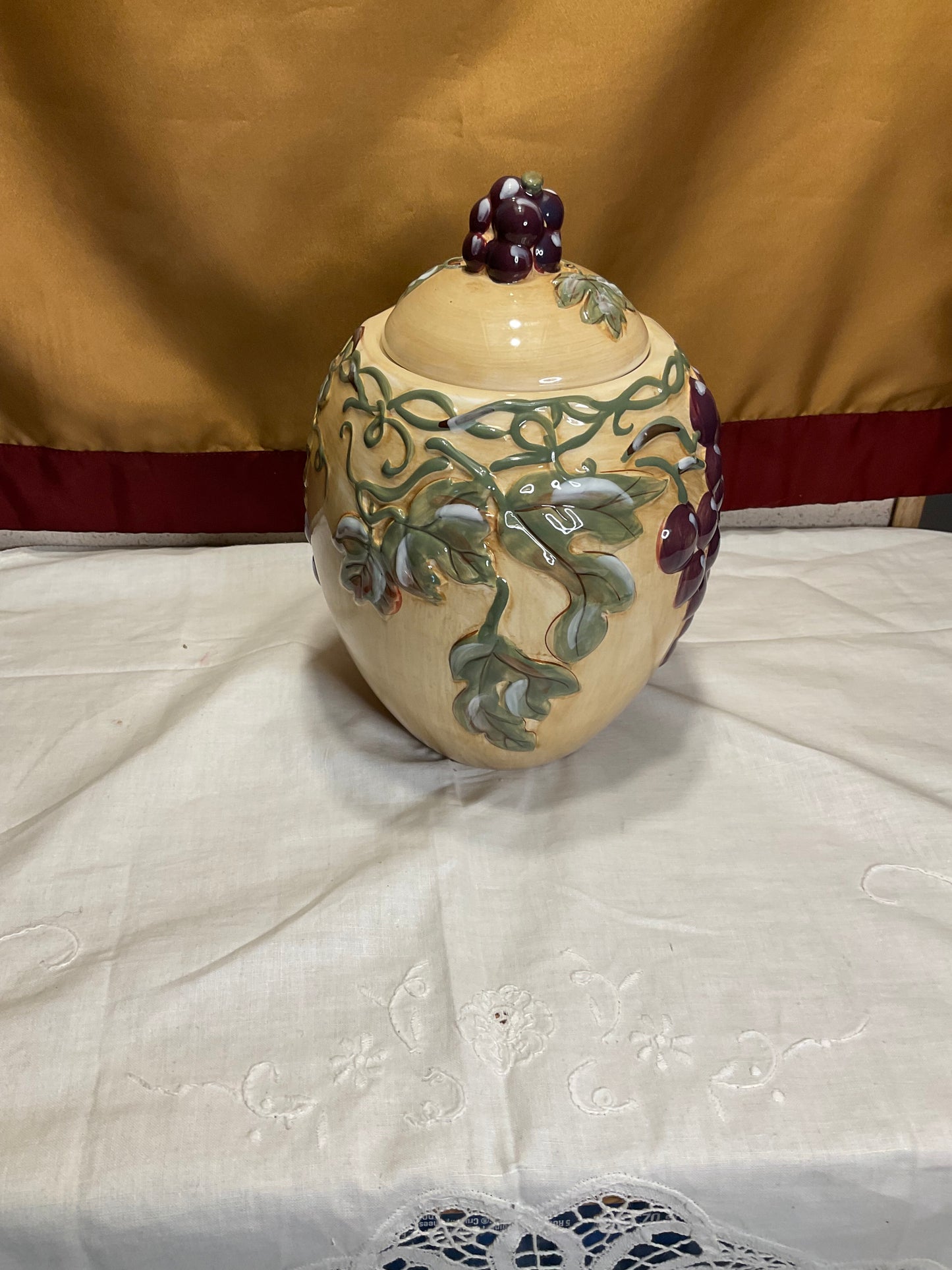 Ginger Jar - Grape Vine Design