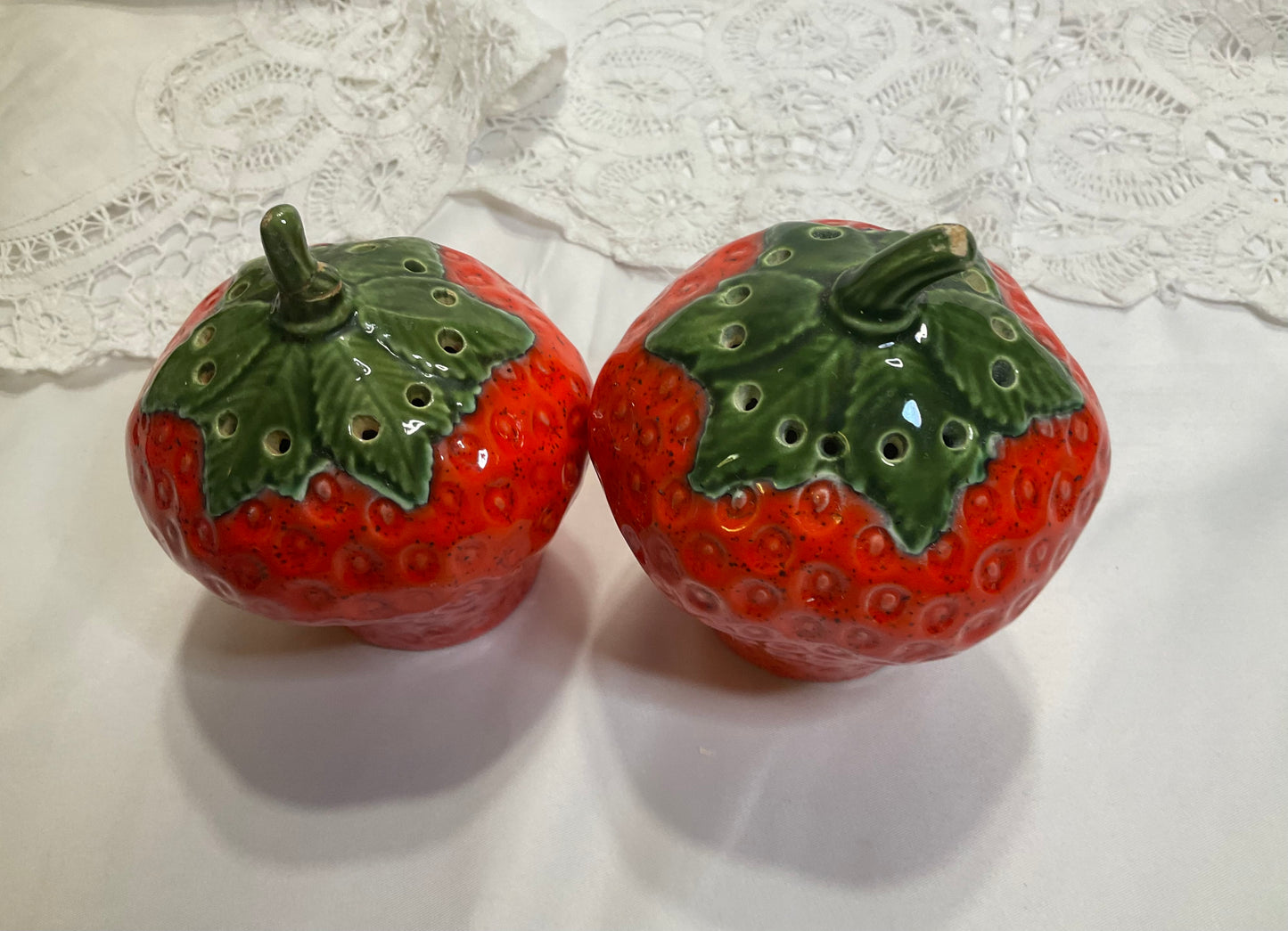 Salt and Pepper Shaker Set - Strawberry Shape