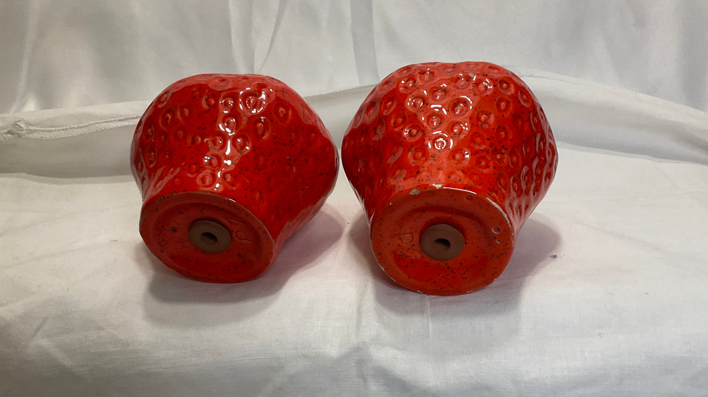 Salt and Pepper Shaker Set - Strawberry Shape