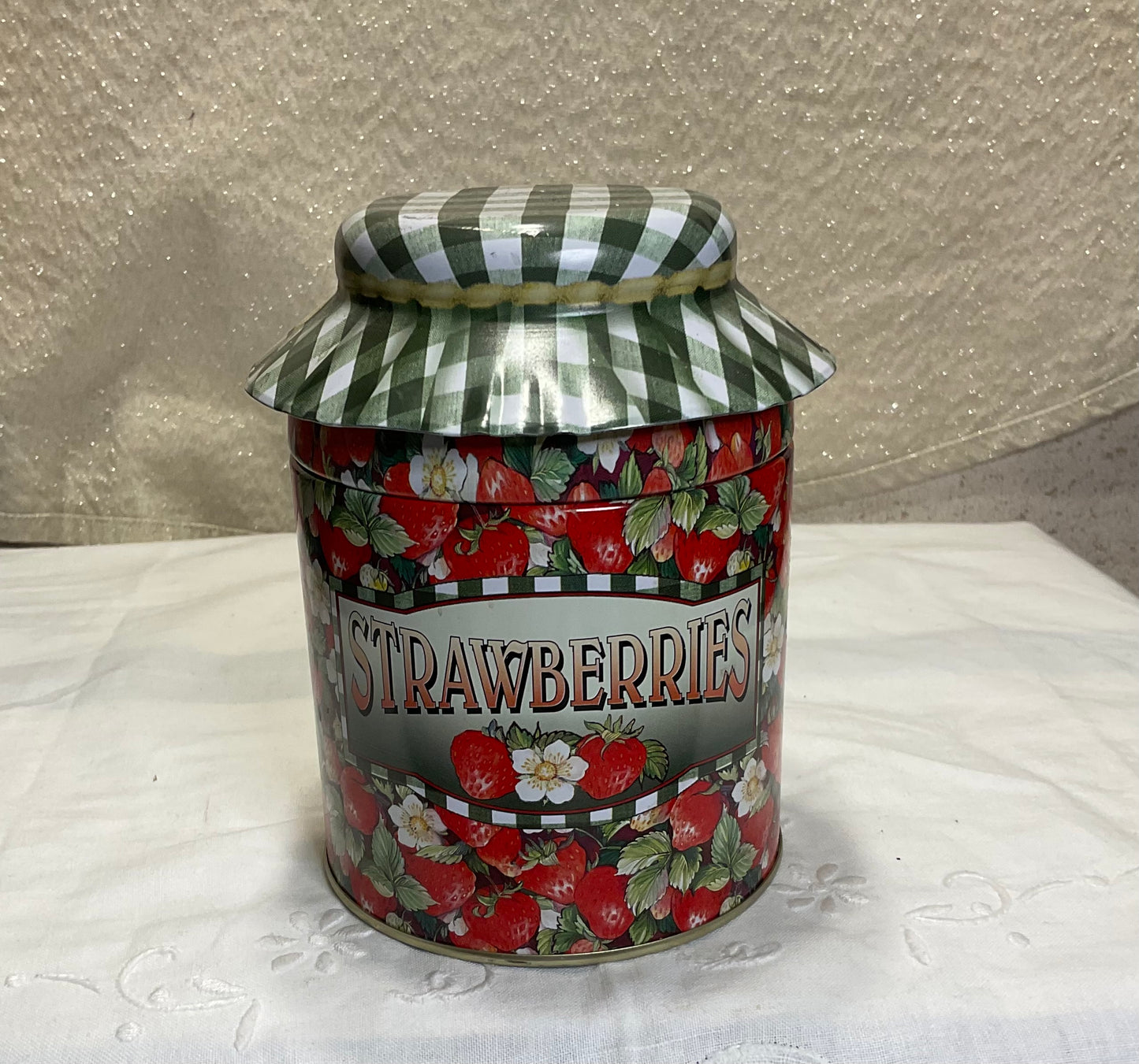 Tin - Strawberries