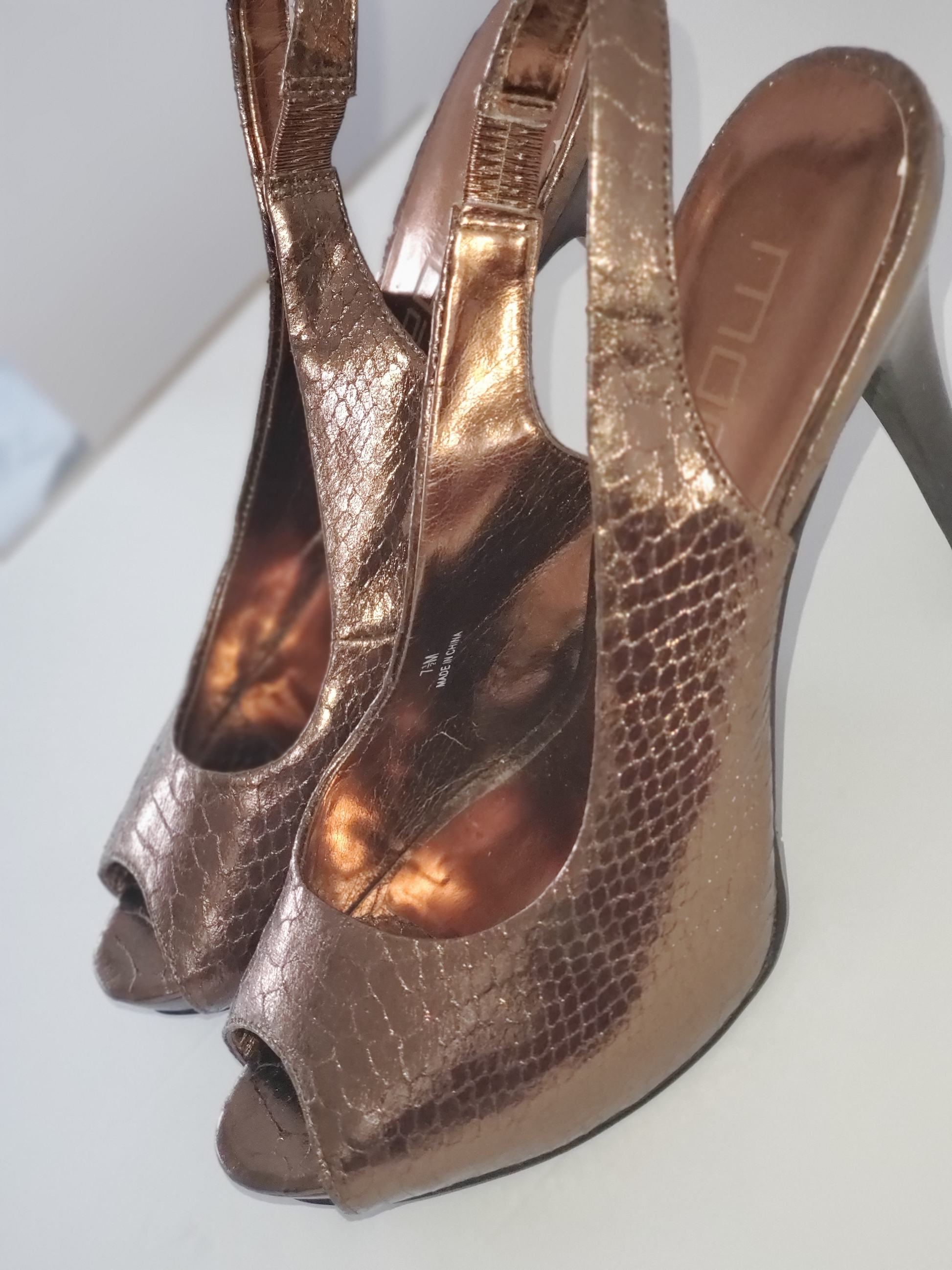 Pre-Owned - Excellent Condition   Gold Faux Snake-Skin Upper  Sling-Back Pump  Size 7.5M  Approx 4” Heel  Open Toe 
