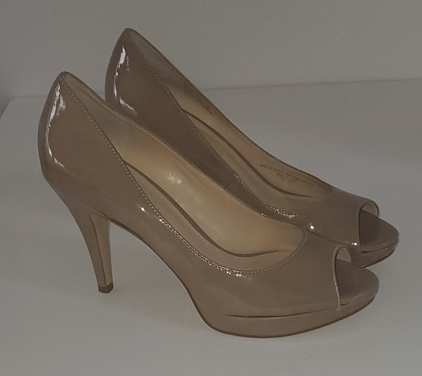 Pre-Owned - Good Condition - Gently Used   Tan Patent Leather Upper Shoe  Leather Soles  Open Toe  Approx 3.5” - 4” Heel