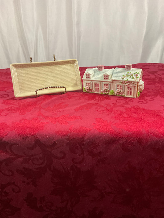 Butter Dish - Quaint Cottage Design