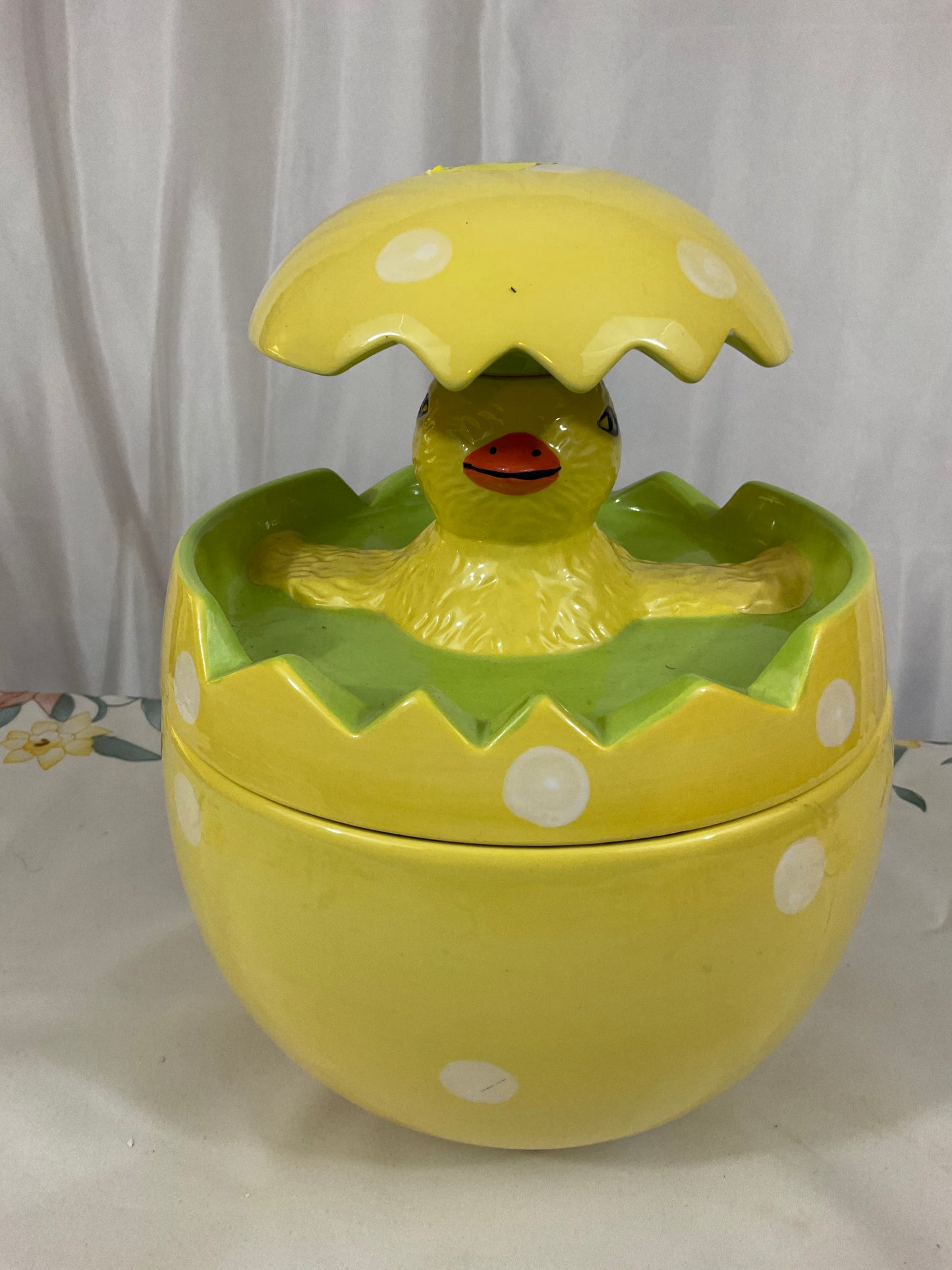 Easter - Cookie Jar - Yellow Cracked Egg