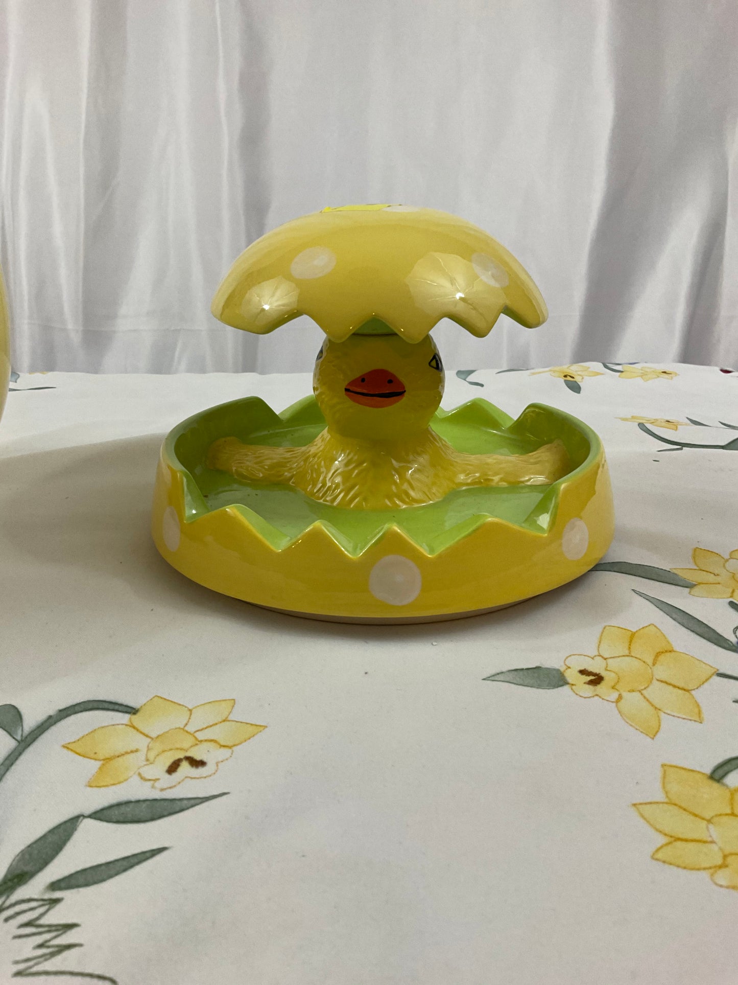 Easter - Cookie Jar - Yellow Cracked Egg