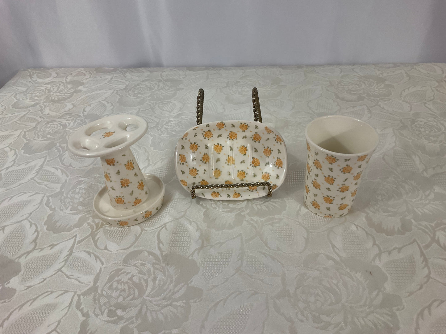 Bathroom Accessory Set - Posy Design