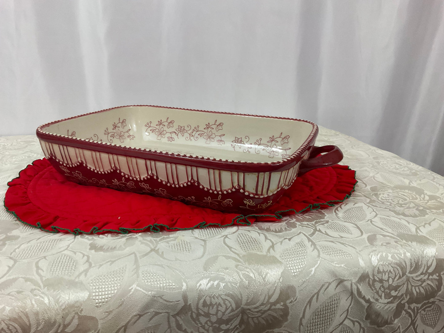 Temp-tations Casserole Dish With Handles