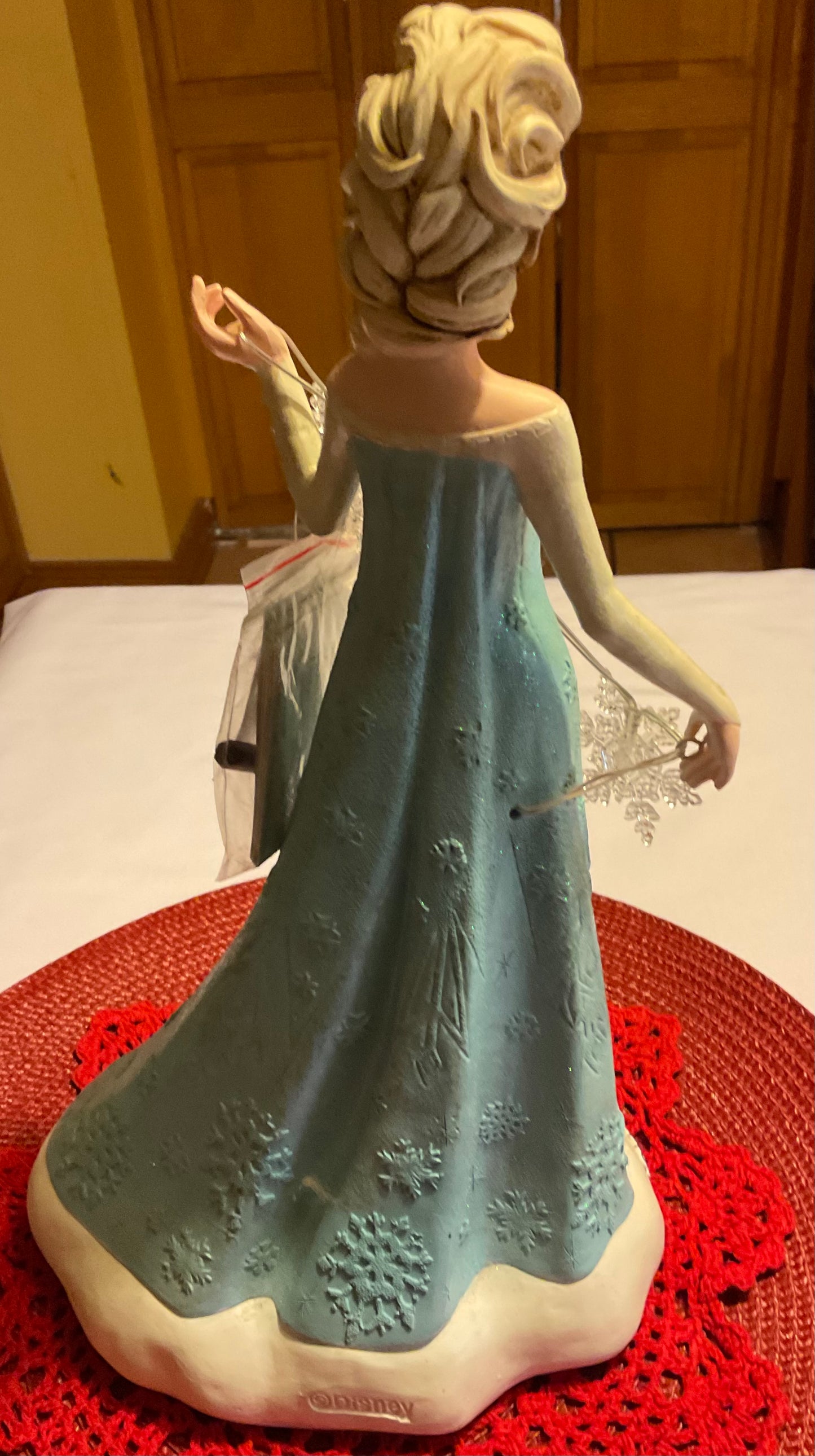 Elsa - Frozen Snowflake Figurine