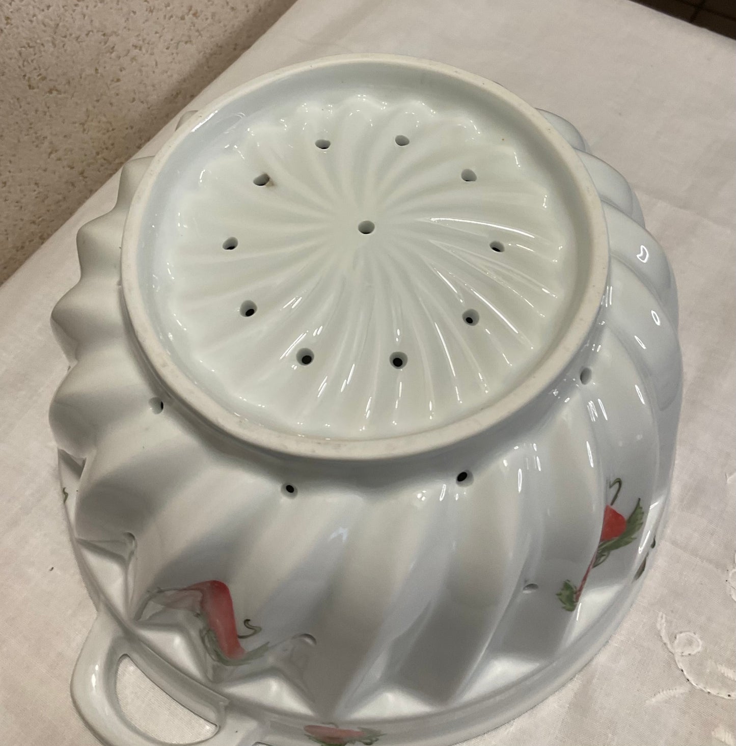 Colander and Underplate - Strawberry Design