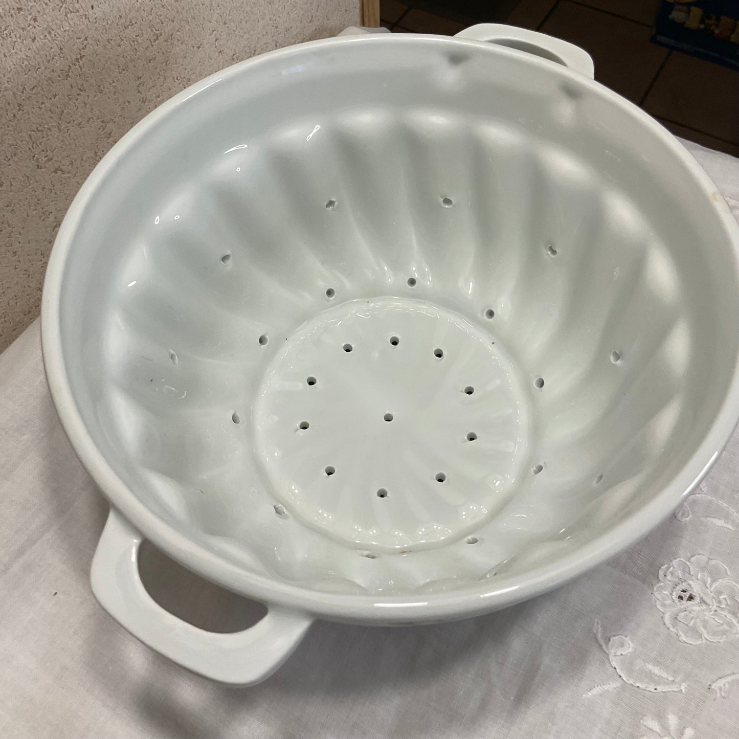 Colander and Underplate - Strawberry Design