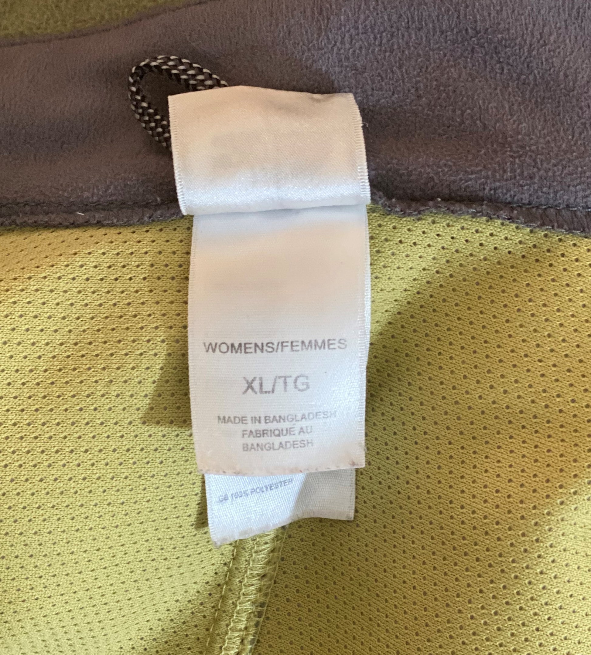 Pre-Owned - Excellent Condition   Medium-Green Windwall Fleece Jacket   Size XL  Windproof and Wind Resistant  Two (2) Front Zipper Pockets  24” Shoulder to Bottom; 28” Sleeve;  23’ Across Chest